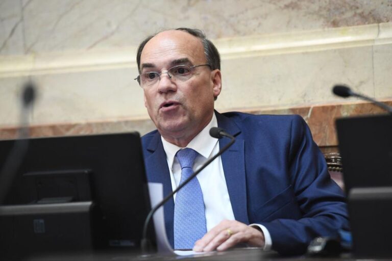 Capitales alternas: “Esperemos que la llegada del presidente sea para anunciar la prórroga del subrégimen”, dijo Blanco