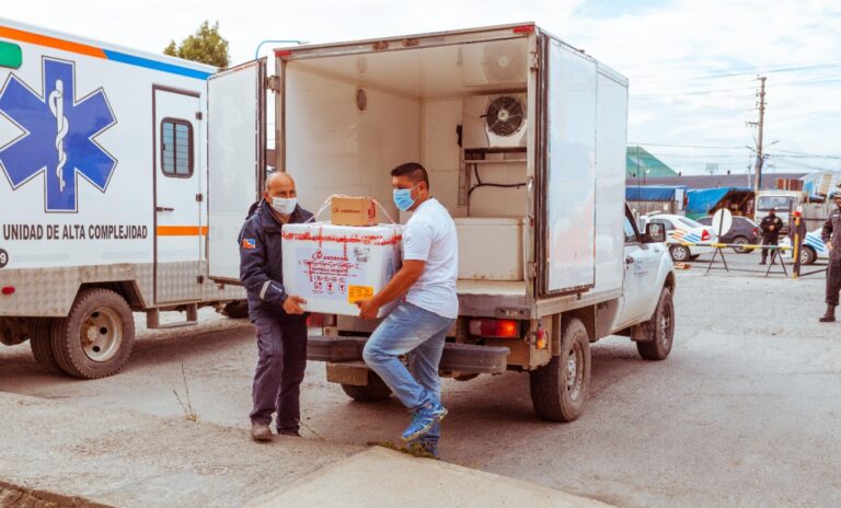 Campaña de vacunación: Las dosis de Sputnik V ya están en los hospitales regionales de Ushuaia y Río Grande