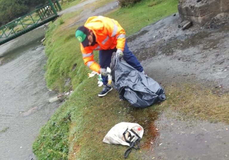Solicitan a los visitantes que respeten los lugares establecidos como depósito de basura en campings municipales