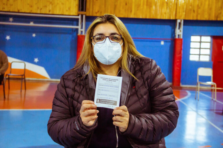 Plan de vacunación contra el COVID19: Personas mayores de 50 años sin factores de riesgo pueden sacar turno