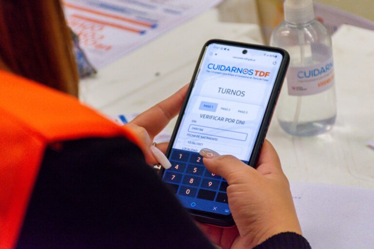 Vacunación contra el covid19: Desde este miércoles se podrá sacar turno de manera presencial