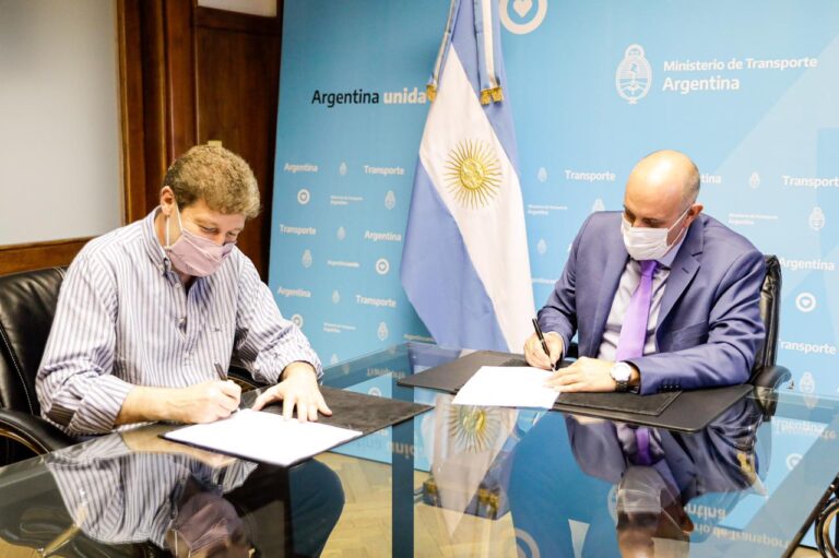 Puerto de Ushuaia: Melella firmó un convenio con Nación para la construcción del muelle turístico