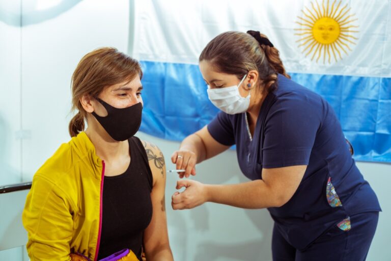 Plan de vacunación contra el covid19: Mayores de 35 años pueden comenzar a sacar turnos para recibir la primera dosis