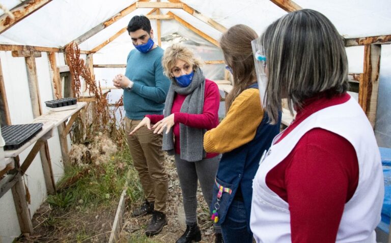 La Municipalidad de Ushuaia entregó Material Didáctico a la Escuela N° 34