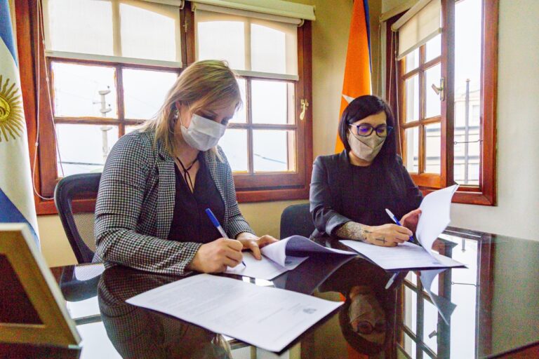 El Ministerio de Salud y la Obra Social del Estado firmaron un convenio para potenciar el Servicio de Odontología de OSEF