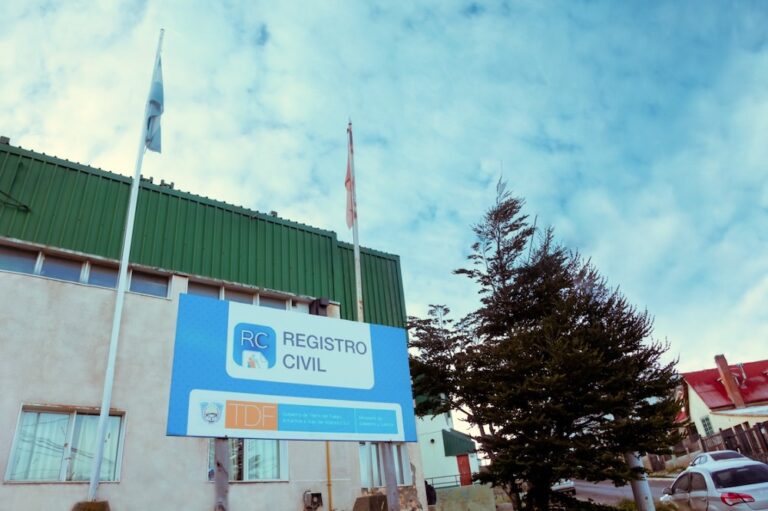De 08 a 18 horas: Se podrán retirar DNI el domingo en los Registros Civiles de la provincia