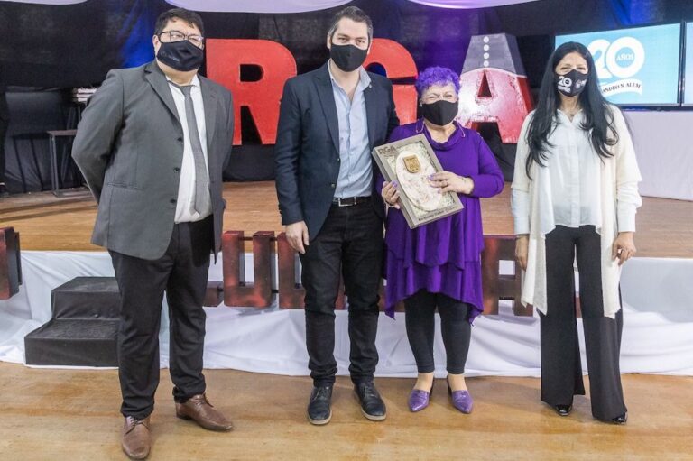 20° Aniversario del Centro Cultural “Leandro N. Alem”: Perez reconoció a trabajadores históricos de la institución