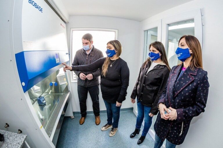 Río Grande: El laboratorio municipal lleva procesados más de 17 mil hisopados en el marco de la pandemia por covid19