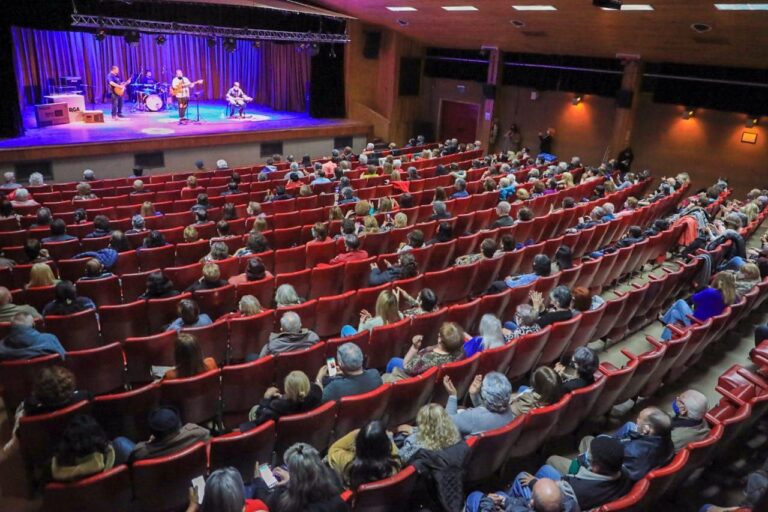 Río Grande: Adultos mayores vivieron una emotiva jornada en la Casa de la Cultura
