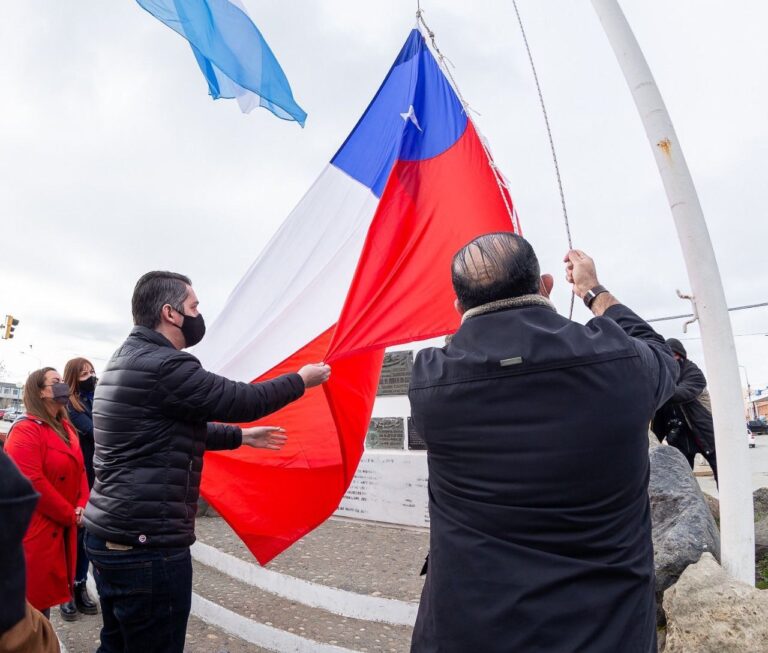 “Nuestros pueblos tienen que ser más hermanos que nunca”, sostuvo Perez tras el acto por la independencia de Chile