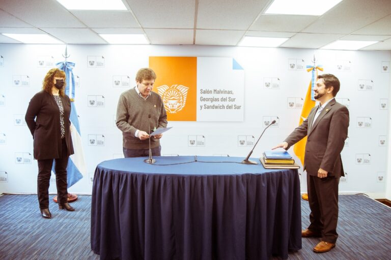 Asumió el nuevo ministro de Finanzas Públicas de Tierra del Fuego, Federico Zapata García