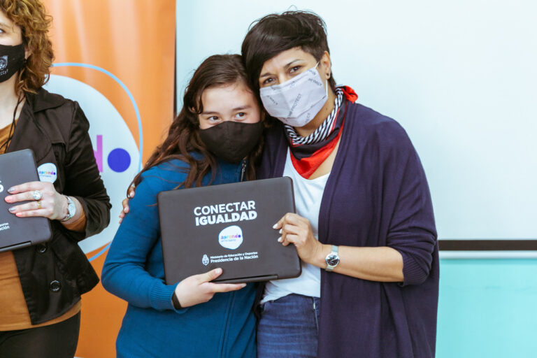 Aprendo en mi Barrio: “La pandemia nos demostró que tiene que haber una computadora en casa”, sostuvo Cubino