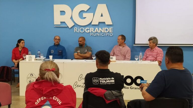 Defensa Civil Ushuaia acaeza en capacitaciones y perfeccionamiento en el monitoreo de sismicidad