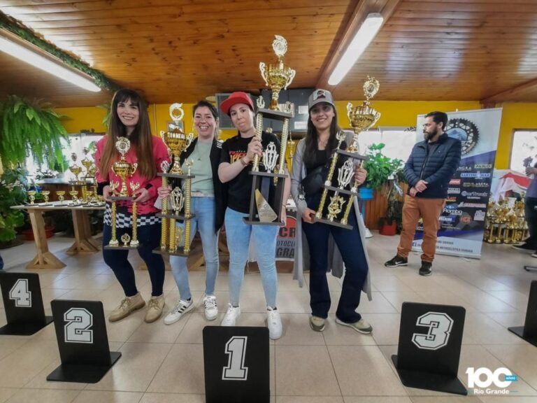 Campeonato provincial 2021: El Municipio acompañó al Motoclub Río Grande en la premiación