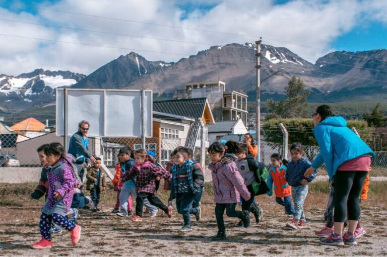 1200 niños y niñas de Ushuaia formarán parte de las actividades de las colonias de verano municipales