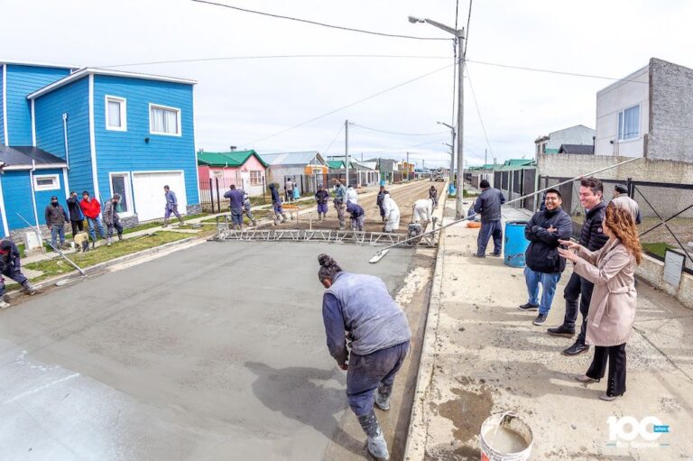 “En el año del centenario estamos desplegando un plan de obras que va a acompañar el crecimiento de la ciudad”, dijo Perez