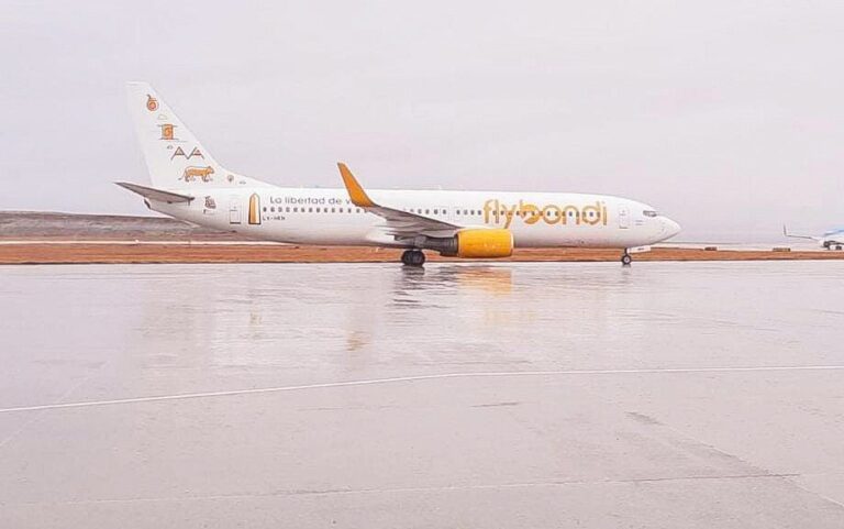 Arribó a la provincia el primer vuelo de la compañía aérea Flaybondi