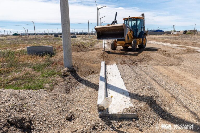 Río Grande: Avanzan las tareas en las obras de infraestructura del barrio Bicentenario