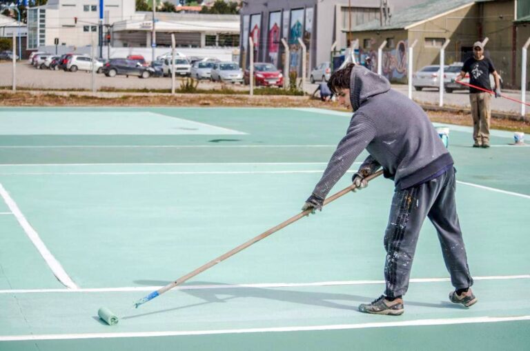 Finalizaron los trabajos de puesta en valor de las canchas de tenis municipales, cerco perimetral y parquización del sector