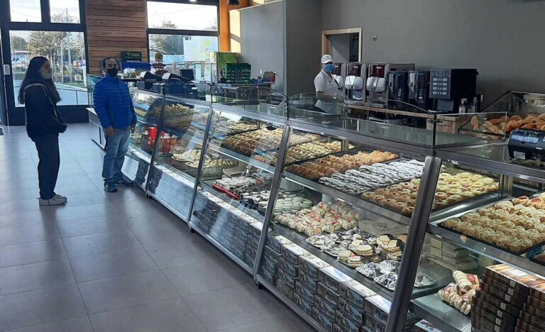 Desde las cenizas: La emblemática panadería “La Unión” reabrió sus puertas un año después del incendio