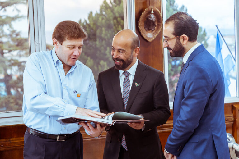 Casa de Gobierno: El gobernador Melella se reunió con el embajador de Emiratos Árabes Unidos en la Argentina