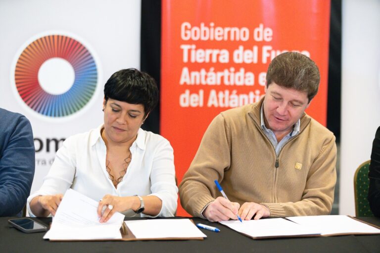 Melella y Cubino anunciaron la titularización de más de 4 mil docentes de la provincia