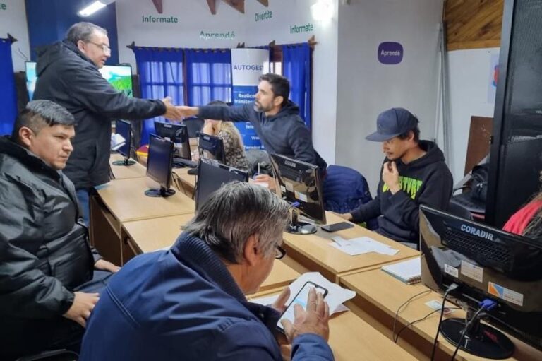 Ushuaia: el Municipio asistió a vecinos y vecinas en la tramitación de la segmentación energética