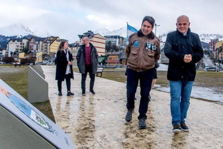 EL DIPUTADO NACIONAL Y EX COMBATIENTE ALDO LEIVA RECORRIÓ EL ESPACIO PENSAR MALVINAS EN USHUAIA