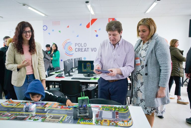 «La inauguración de este Polo es dar a vecinos y vecinas de Tolhuin la posibilidad en la industria del conocimiento»