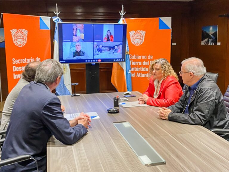 “El trabajo conjunto entre el sector privado y estatal permitirá desarrollar la profesionalización en la industria pesquera”