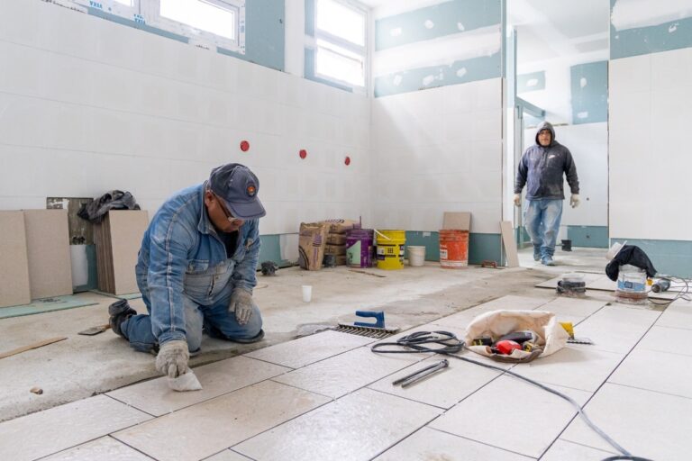 EL GIMNASIO QUE SE CONSTRUYE EN EL BARRIO RÍO PIPO SE ENCUENTRA EN UN 70% DE AVANCE