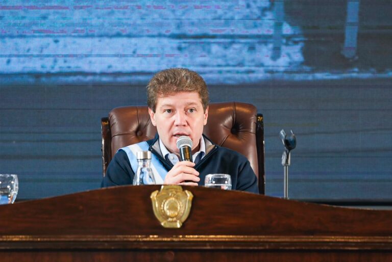 EL GOBERNADOR GUSTAVO MELELLA CELEBRÓ EL FIN DE ACUERDO FORADORI-DUNCAN