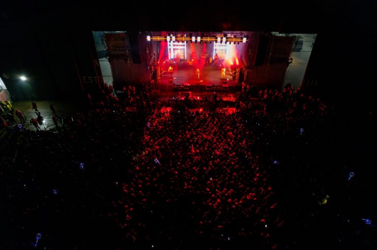 ANTE UNA MULTITUD BABASÓNICOS CERRÓ ESTE DOMINGO EL FESTIVAL “TIERRA GRANDE”