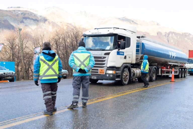 ENTRÓ EN VIGENCIA EL USO OBLIGATORIO DE CUBIERTAS DE INVIERNO PARA RUTAS Y CAMINOS DE LA PROVINCIA