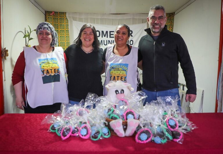 EL MUNICIPIO ELABORÓ HUEVOS DE PASCUA PARA ORGANIZACIONES COMUNITARIAS