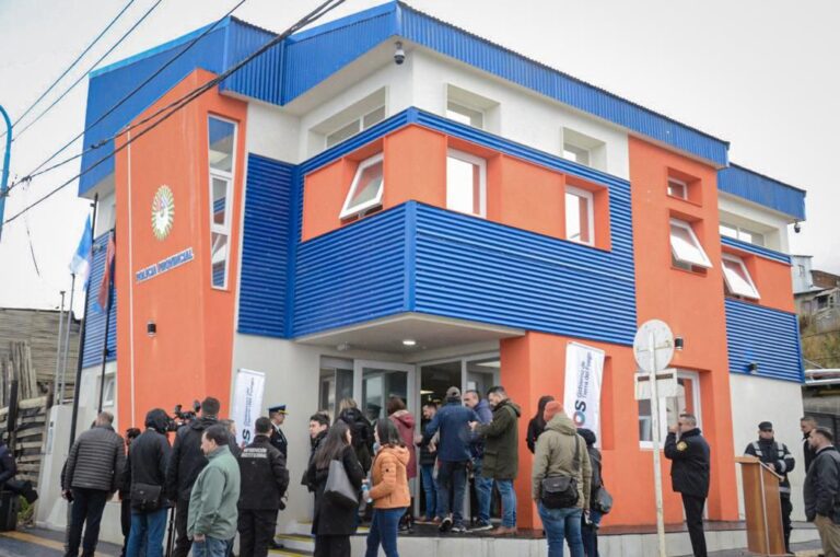 EL MUNICIPIO DE USHUAIA ESTUVO PRESENTE EN LA INAUGURACIÓN DE UNA NUEVA COMISARÍA DE GÉNERO Y FAMILIA