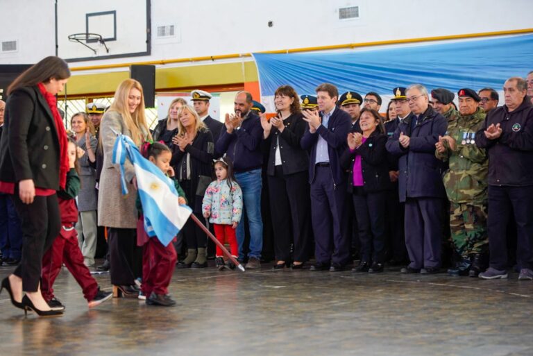 “SOMOS UNA PATRIA GRANDE, UN SOLO PUEBLO Y ESO LO DEBEMOS CUIDAR Y DEFENDER”