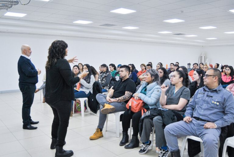 ENFERMEROS PROFESIONALES RECIBIERON CAPACITACIÓN EN PREVENCIÓN DE SUICIDIO Y CONSUMOS PROBLEMÁTICOS