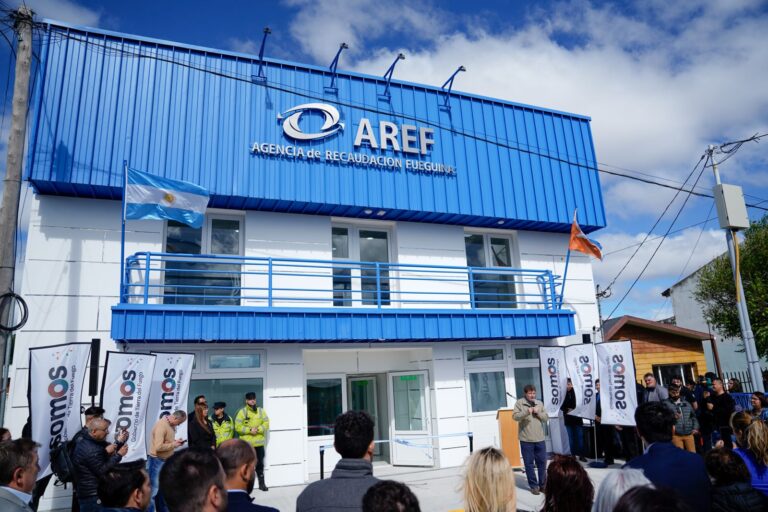 EL GOBERNADOR MELELLA ENCABEZÓ LA INAUGURACIÓN DE LA RENOVADA SEDE DE AREF EN RÍO GRANDE