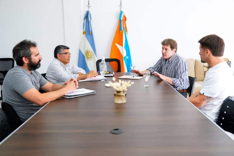 El gobernador Gustavo Melella mantuvo un encuentro con vocales de la OSEF