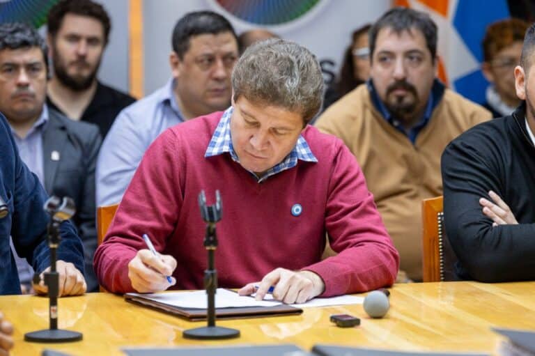 Amparo contra el tarifazo: La Justicia hizo lugar a la presentación hecha por el Gobernador con el respaldo de la comunidad