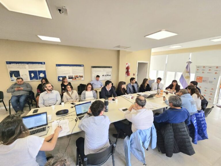 «Defenderemos los puestos de trabajo de nuestra industria en todos los espacios», afirmó la Ministra Fernández