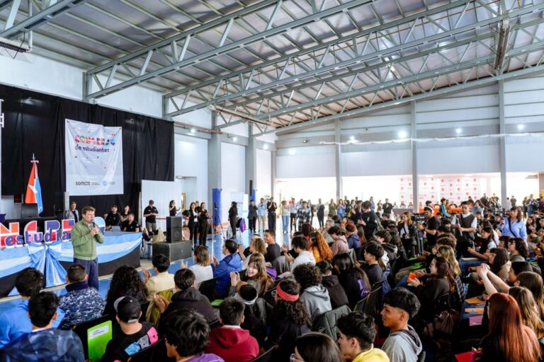 Más de 700 jóvenes inauguran el Congreso Provincial de Estudiantes en Río Grande