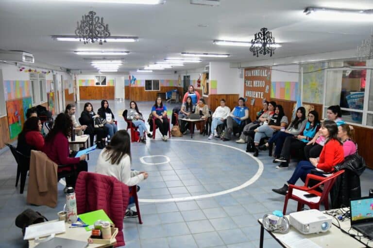 Docentes fueguinos comenzaron a debatir el futuro de la educación en la provincia