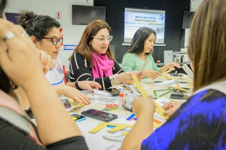 Nuevos módulos del trayecto de Mecatrónica para docentes en Río Grande